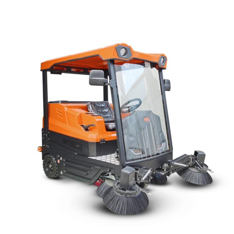 Xe Quét Rác Ngồi Lái Ranger Plus- Sweeping Machine