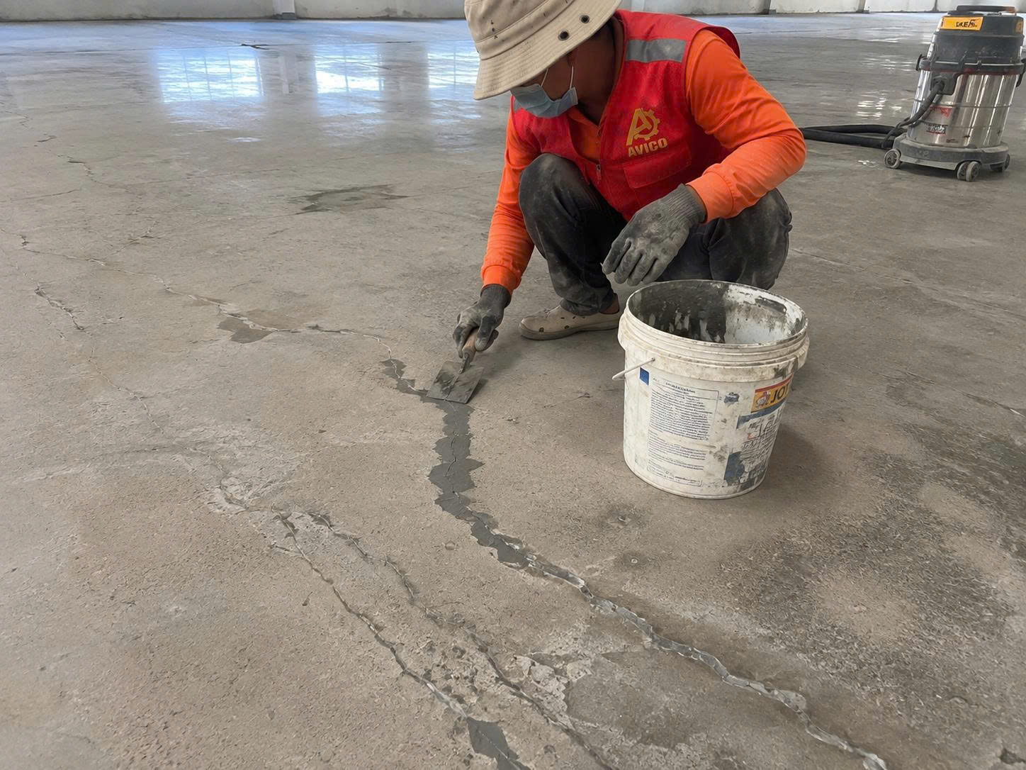 Đánh Bóng Sàn Bê Tông Nhà Xưởng: Giải Pháp Bền Vững Cho Sàn Công Nghiệp 1 1786697009038 2126880319291072698 5561662981191916048 29ce1d935bc7a01ef5f398c0c3d93795