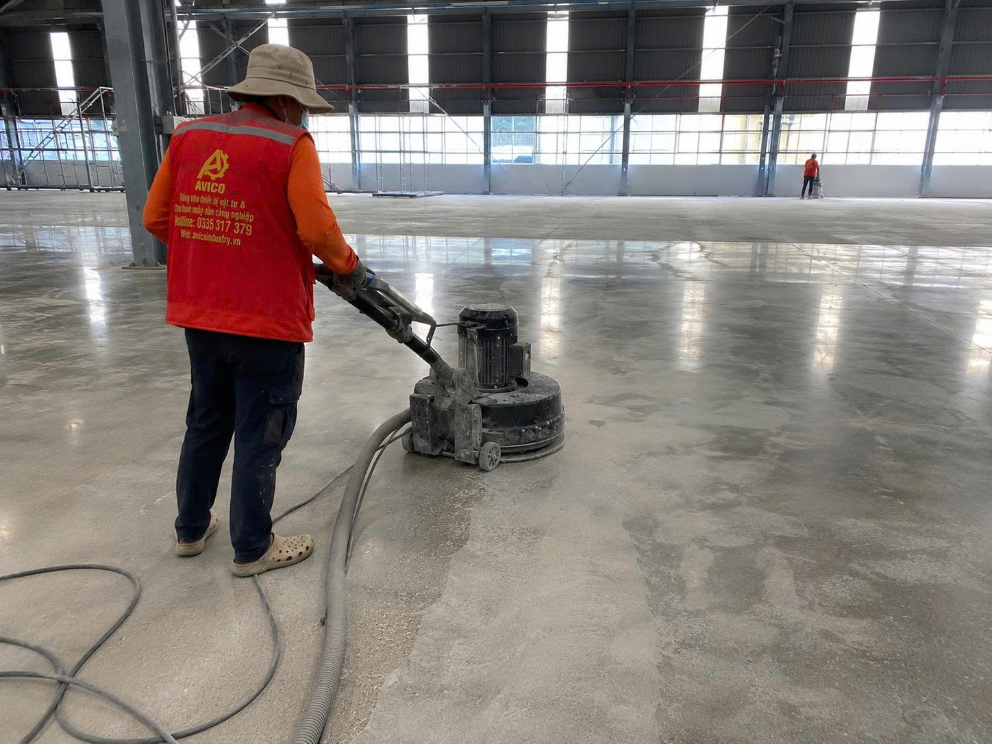 Đánh Bóng Sàn Bê Tông Nhà Xưởng: Giải Pháp Bền Vững Cho Sàn Công Nghiệp 2 1786697340144 2126880319291072698 5561662981191916048 60be397acb1e4e21b23041621ffc8e3d 1